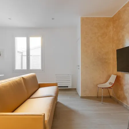 Giorgi Homes - Gold Apartment *