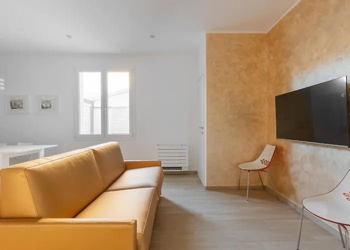 Giorgi Homes - Gold * بولونيا